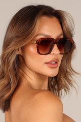 Lela Sunglasses - Tortoiseshell